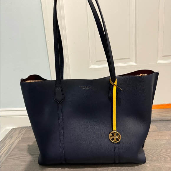 Tory Burch PERRY TRIPLE-COMPARTMENT TOTE BAG - Picture 2 of 7